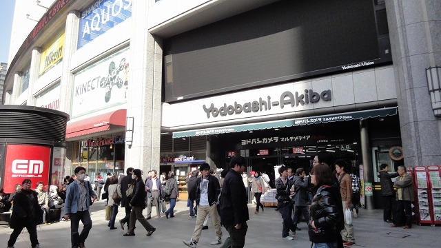 ヨドバシカメラ、秋葉原・梅田が24時間体制に……ネット注文の店舗受け取り時間を拡大 画像