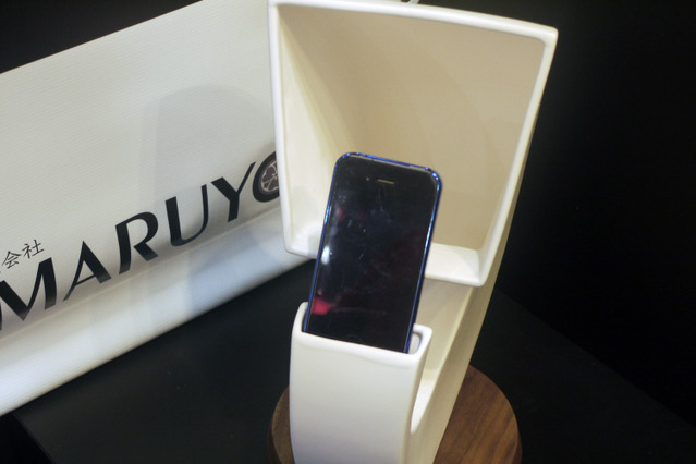 【ギフト・ショー Vol.3】陶器を使ったiPhone用拡音器が展示中 画像