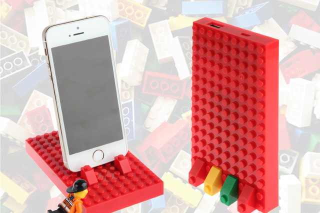 レゴでできたスマートフォン/タブレット向けモバイルバッテリ 画像