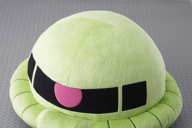 あの「量産型ザクッション」が通販で再登場! ジオン公国エンブレムの刺繍入り 画像