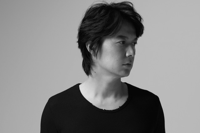 写真の福山雅治が歌い出す!?　特別映像が見られるポスターが登場 画像