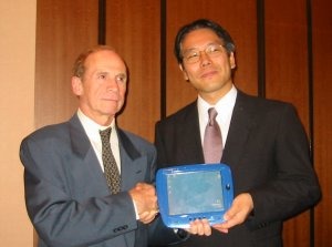 AOSテクノロジーズ、米ザイブナーと包括提携。ウェアラブル端末を使ったリモートメンテナンスシステムを販売 画像