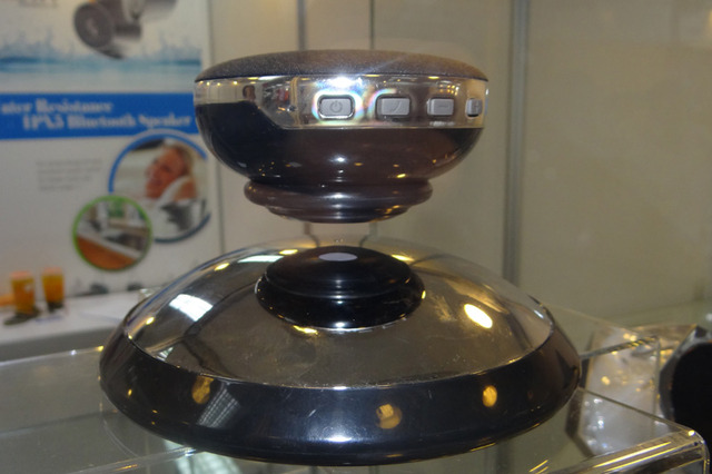 【COMPUTEX TAIPEI 2014 Vol.29（動画）】空中に浮かぶ謎の物体……その正体はBluetoothスピーカー 画像