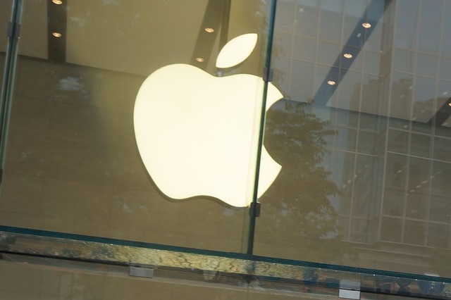 日本最大「アップルストア表参道」13日オープン……店舗前には既に行列も 画像