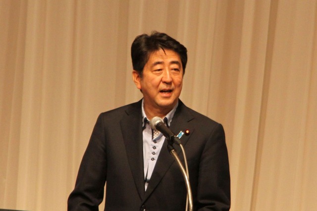 【国際女性ビジネス会議】安倍首相がサプライズ登壇――世界の女性の元気を日本がリードする 画像