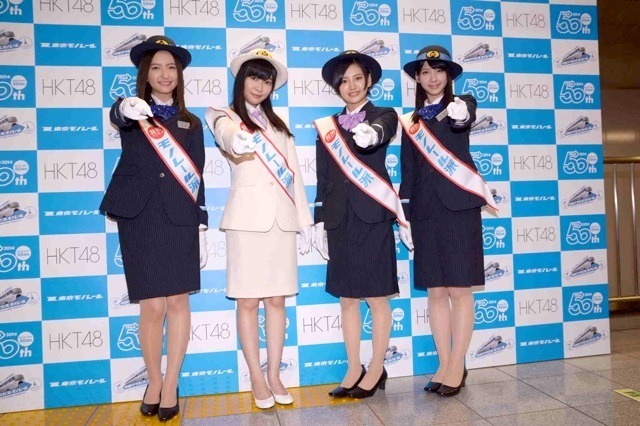 HKT48が一日駅長、東京モノレール新型車出発式 画像