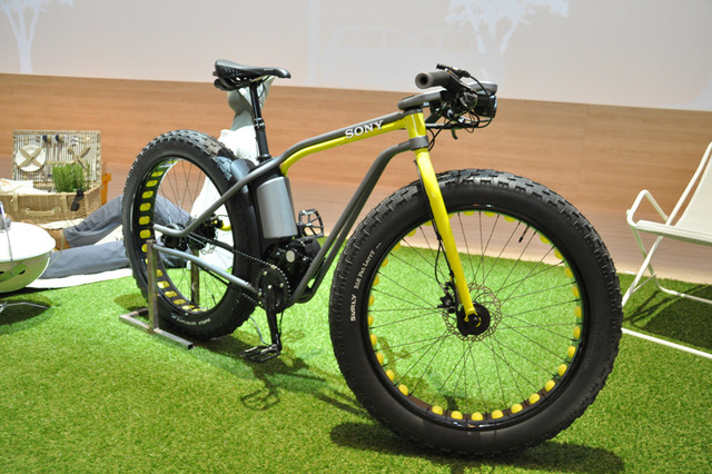 【IFA 2014】ソニー、スマホをドッキングできる電動自転車「XPERIA BIKE」 画像