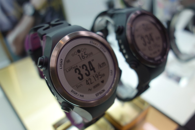 エプソン、ランナー向け脈拍センサー搭載「Wristable GPS」新製品 画像