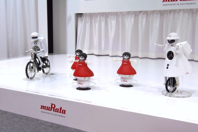 【CEATEC 2014 Vol.42】ムラタ、ロボットでチアリーディング部結成！［動画］ 画像