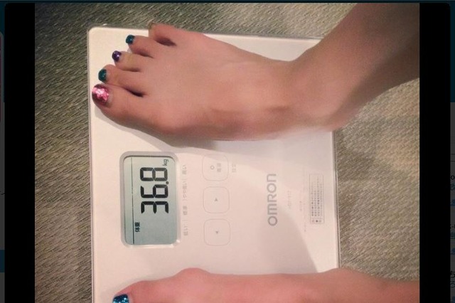 板野友美、体重「36キロ」公表に、ファン驚愕「体調大丈夫??」 画像