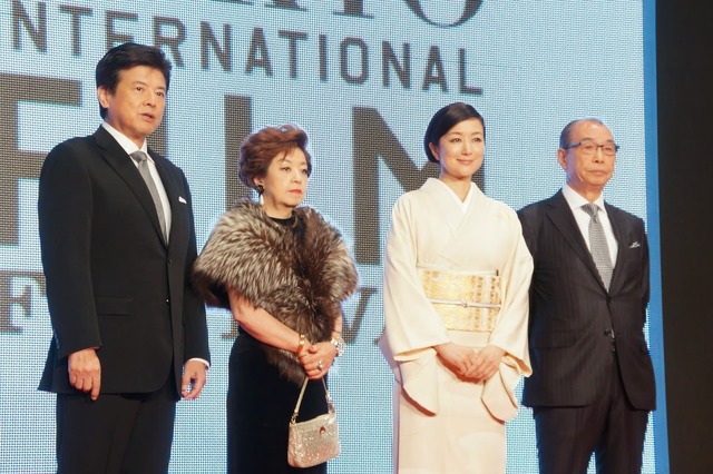 【第27回東京国際映画祭】鈴木京香の美しい着物姿、三浦友和&三浦貴大の親子共演…レッドカーペット 画像