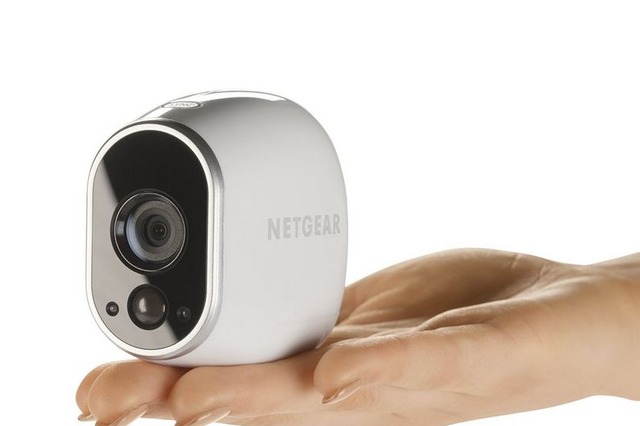 石鹸より小さい小型ワイヤレス監視カメラをNetgearが発売 画像