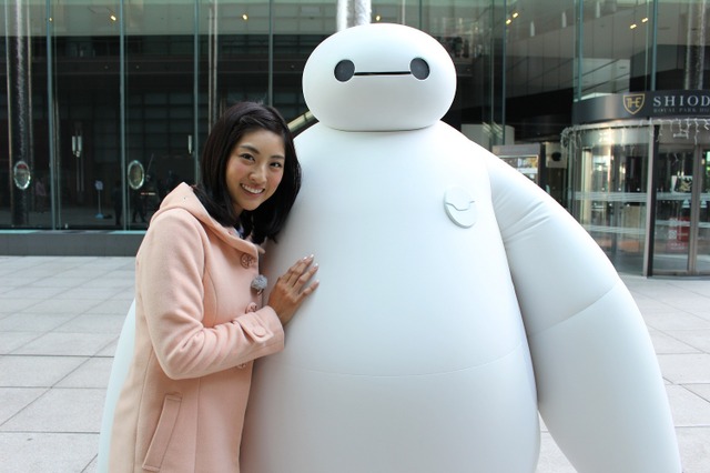 ディズニーのケアロボット「ベイマックス」が『ZIP!』を癒しにやってくる! 画像