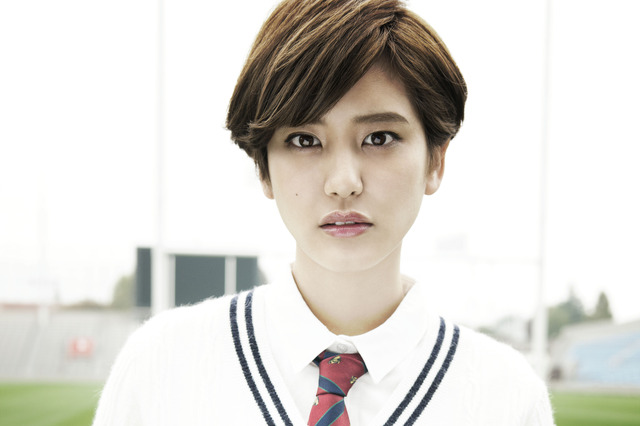 幼げな少女が凛々しい美少女へ…昨年につづき山崎紘菜が全国ラグビーを応援 画像