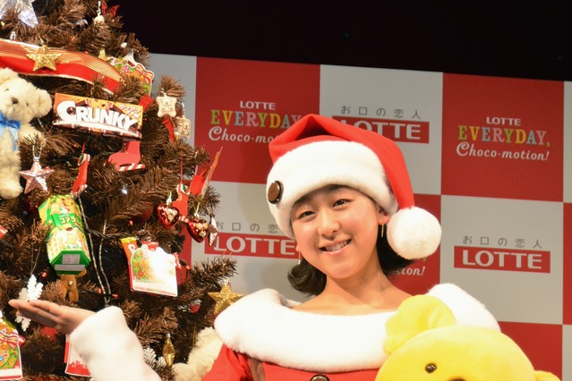 浅田真央、サンタ衣装で点灯式！休養宣言を経て「やっぱりスケートが好き」 画像