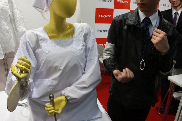 【ウェアラブルEXPO】スーツ型のキネティックセンサーでロボットを動かす 画像