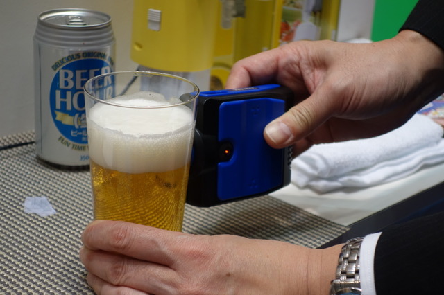 【ギフト・ショー春2015 Vol.3】超音波式ビール泡立て器がポータブルタイプに！ 画像