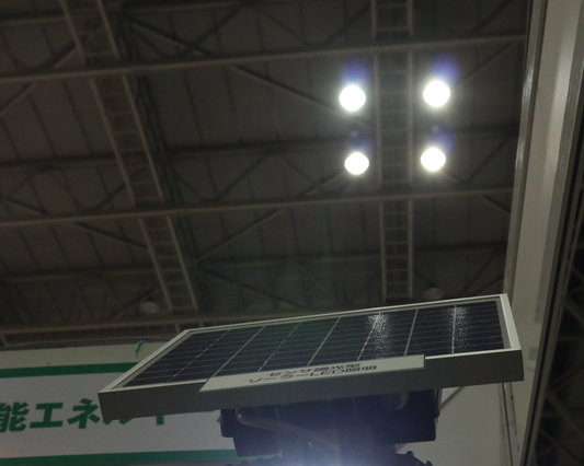 省エネと長時間点灯を両立したセンサ調光型ソーラーLED照明が登場 画像