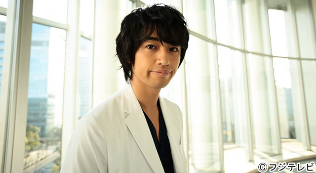 斎藤工、アルタビジョンから登場！ 女性たちへセクシーに語りかける 画像