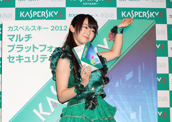 峯岸みなみ、未成年時の“泥酔乱行”報道にネットでは呆れ声……「また坊主か?」 画像