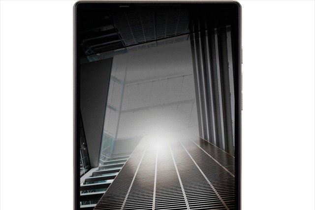 大型5.7型でカメラを強化したフラッグシップモデル「AQUOS Xx」……ソフトバンク夏モデル 画像