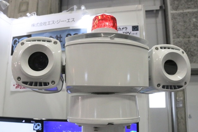 【防犯防災総合展2015#012】1台で可視光撮影と赤外撮影が可能なデュアルPTZカメラ 画像