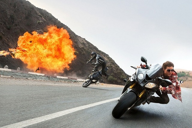 『M：I』最新作、トム・クルーズのノースタント超高速バイクアクション映像公開！ 画像