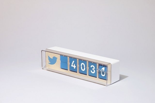 Twitterのフォロワー数がひと目で分かる「Smiirl Counter」が登場 画像