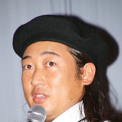 ロバート秋山、滝口ひかりにセクハラ寸前! 画像