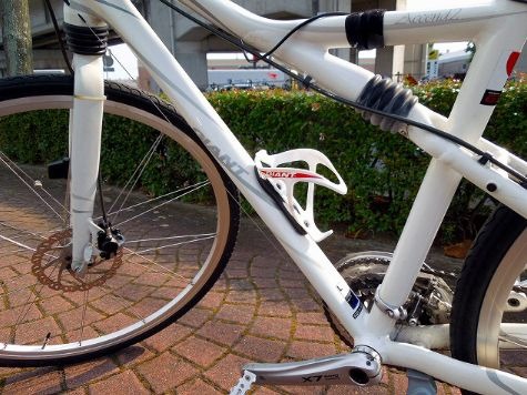 目立たずに設置できる薄型軽量の自転車用盗難防止センサーが登場…プロテクタ 画像
