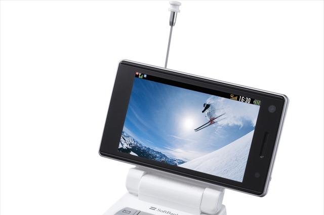 ソフトバンク、シャープ製ガラケーの不具合公表……2016年1月1日以降は日時表示できない 画像