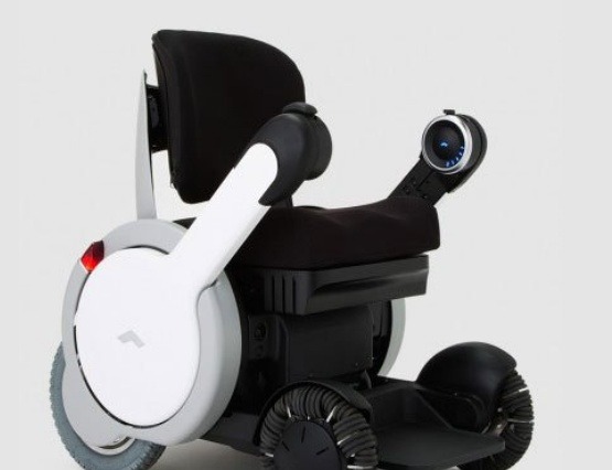 “対話し考え支援する車椅子”を実現可能に、NTTやドコモらが実験を開始 画像