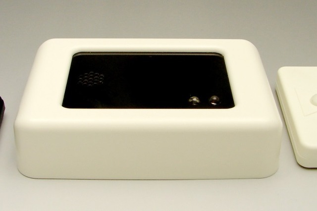 キャビネットの開扉監視で情報漏洩を防ぐ「キャビネットの見張り番 ST-200」 画像