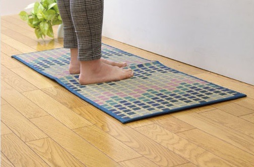 キッチンマットに「い草」、開発ヒントは“不満”!? 画像