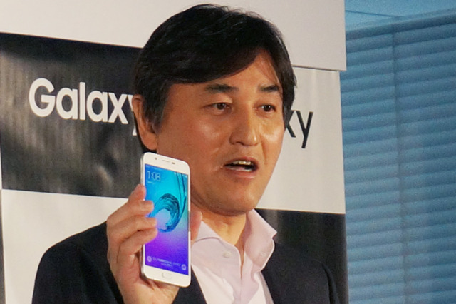 薄さ約6.0mmのスマホ「Galaxy A8」がauから登場……Gear S2も日本市場に投入へ 画像