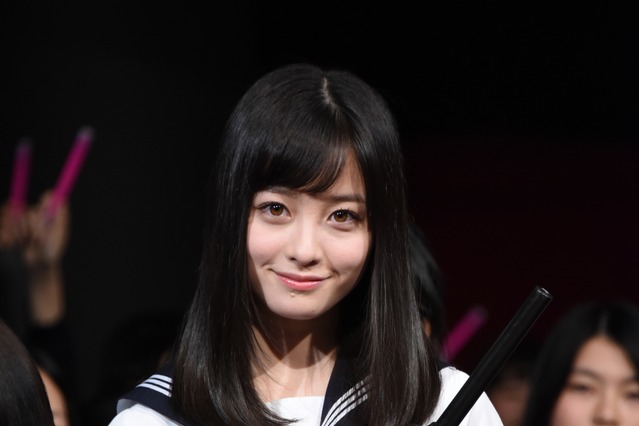 橋本環奈、セーラー服で登場！　あまりの可愛さにJC＆JK熱狂 画像