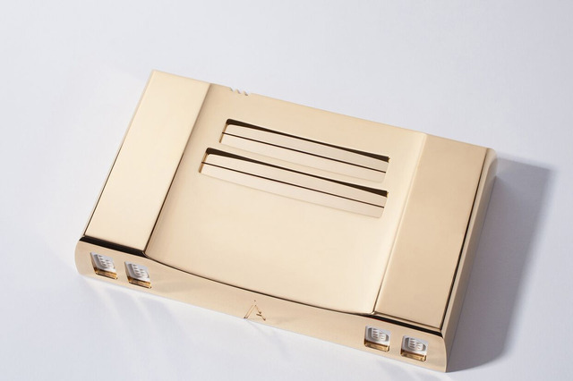 約55万円&限定10台！24金ファミコン互換機 画像