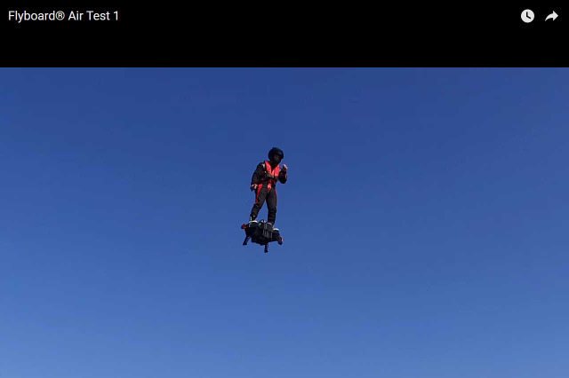 あの映画で登場した“ホバーボード”が実現?仏の「Flyboard Air」がすごい! 画像
