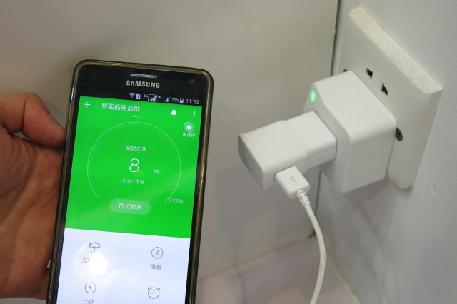 変わり種! 中国で見つけたWi-Fi機能搭載電源タップ 画像
