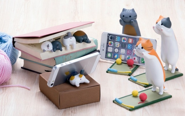 可愛すぎるにゃんこに癒されるスマホスタンド！ Twitterで話題になり商品化 画像