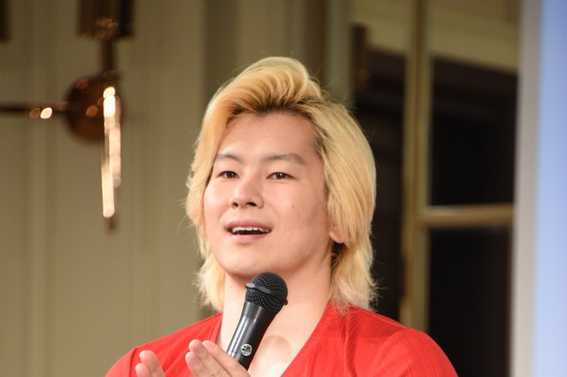 バイセクシャルと公言するメイプル超合金カズレーザー、タイプを聞かれ…… 画像