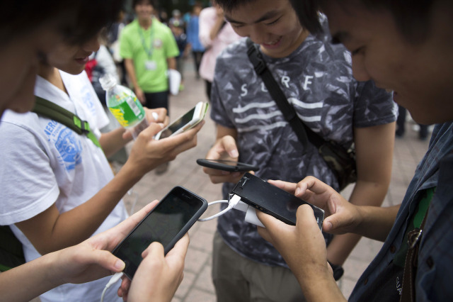 ドコモ・KDDI・ソフトバンクも「ポケモンGO」に注意喚起! 画像