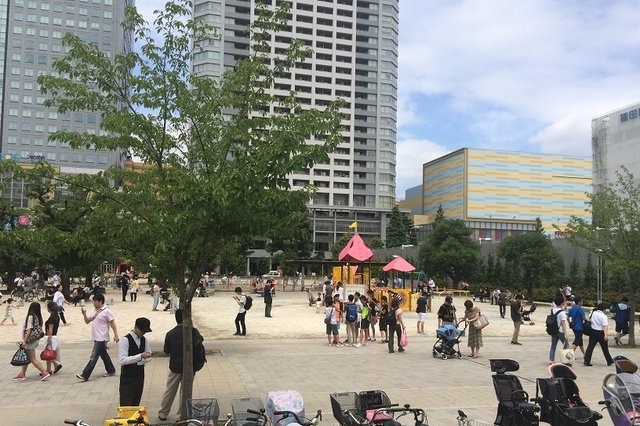 「ポケモンGO」人気スポットにトレーナー殺到 画像