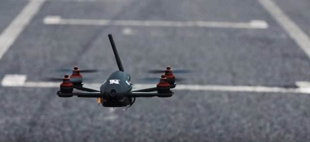 日産、超高速ドローン「GT-R Drone」開発！GT-Rとの対決動画を公開 画像