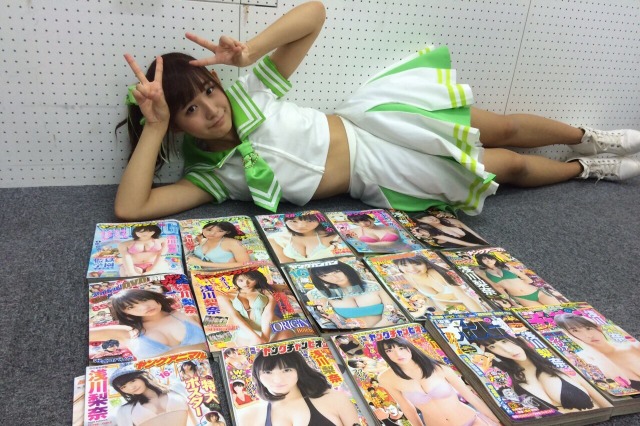 童顔巨乳の浅川梨奈、ソロで飾った15誌振り返る 画像
