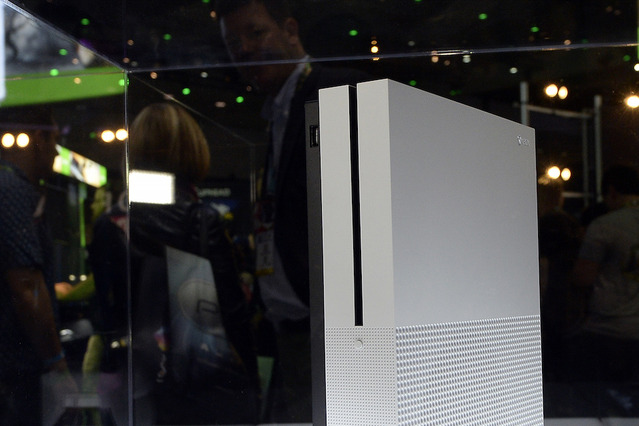 マイクロソフト「Xbox One S」、国内正式発表 画像