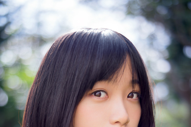 元乃木坂46・深川麻衣、ソロで表紙&グラビア登場 画像