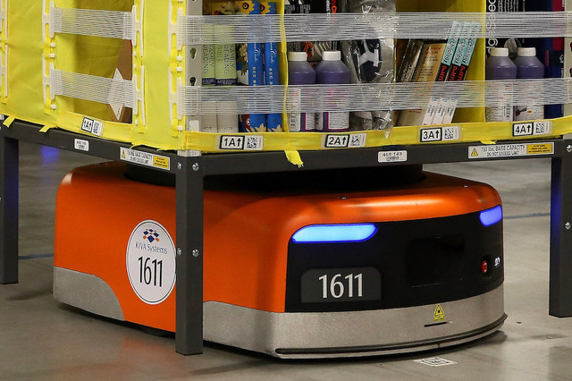 Amazon、倉庫ロボット「Amazon Robotics」を国内初導入 画像