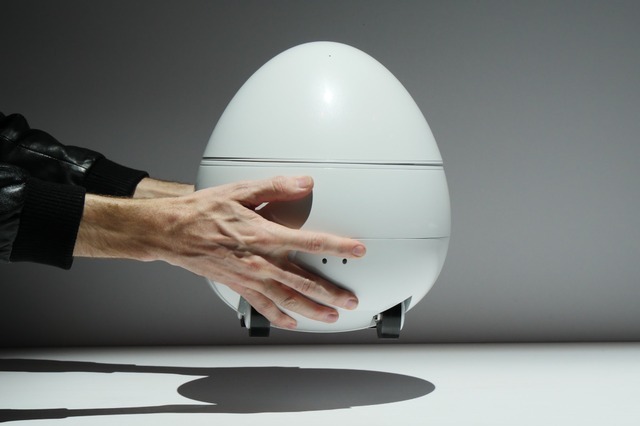 パナソニック、卵型卓上パートナーロボット初公開 画像