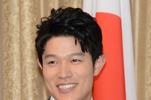 鈴木亮平、自身の恋愛感語るも「変態」と言われる 画像